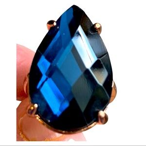 Really cool royal blue fashion ring! 💍💍💍